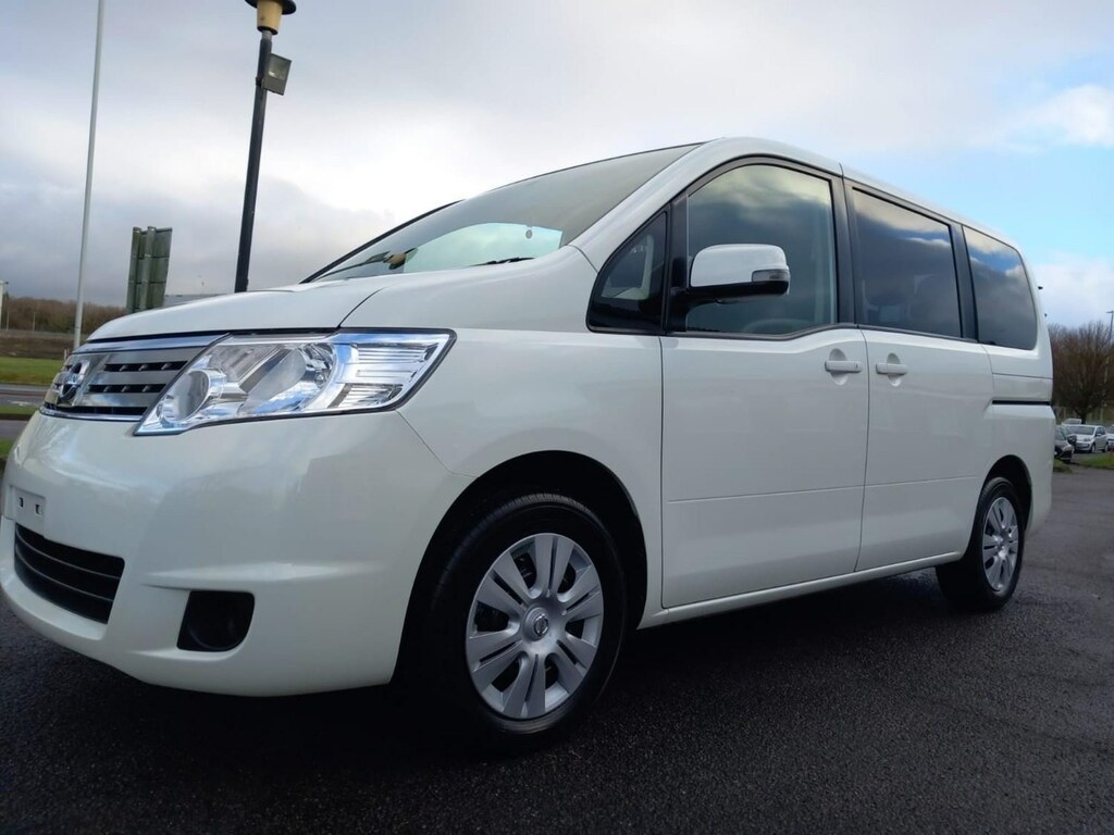Nissan Serena 2.0 White