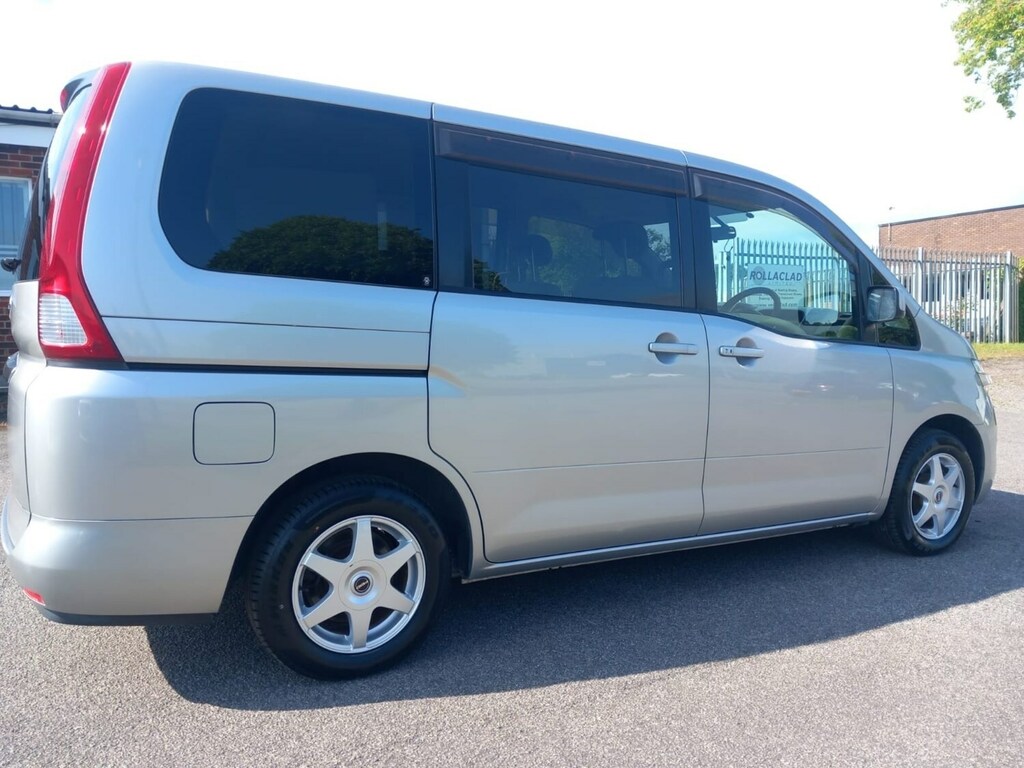 Nissan Serena 2.0 Blue #10