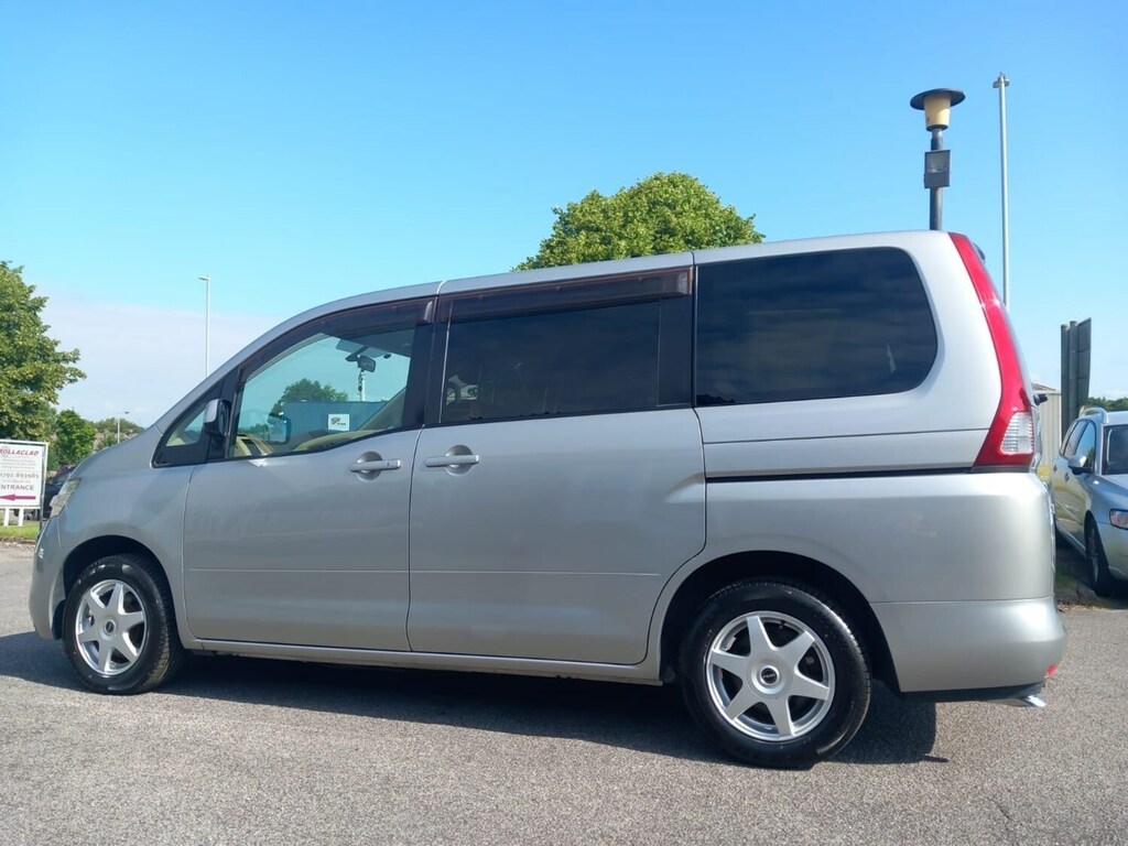 Nissan Serena 2.0 CU56SXO White #4