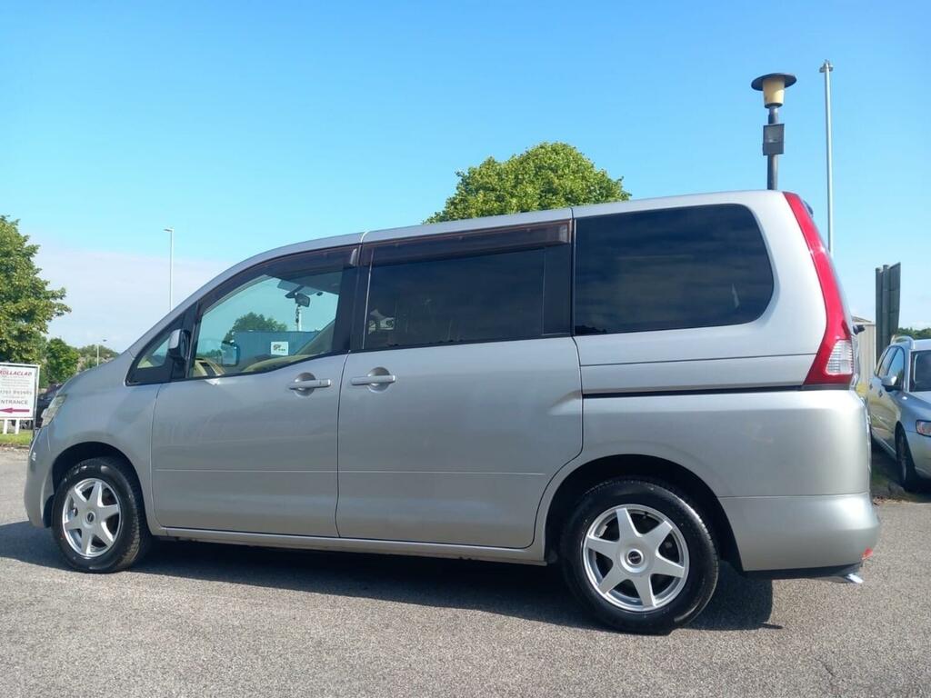 Nissan Serena 2.0 Blue #34