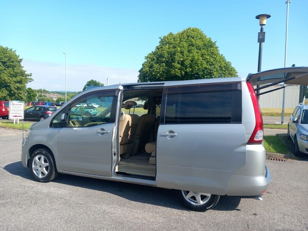 Nissan Serena 2.0 Blue #28