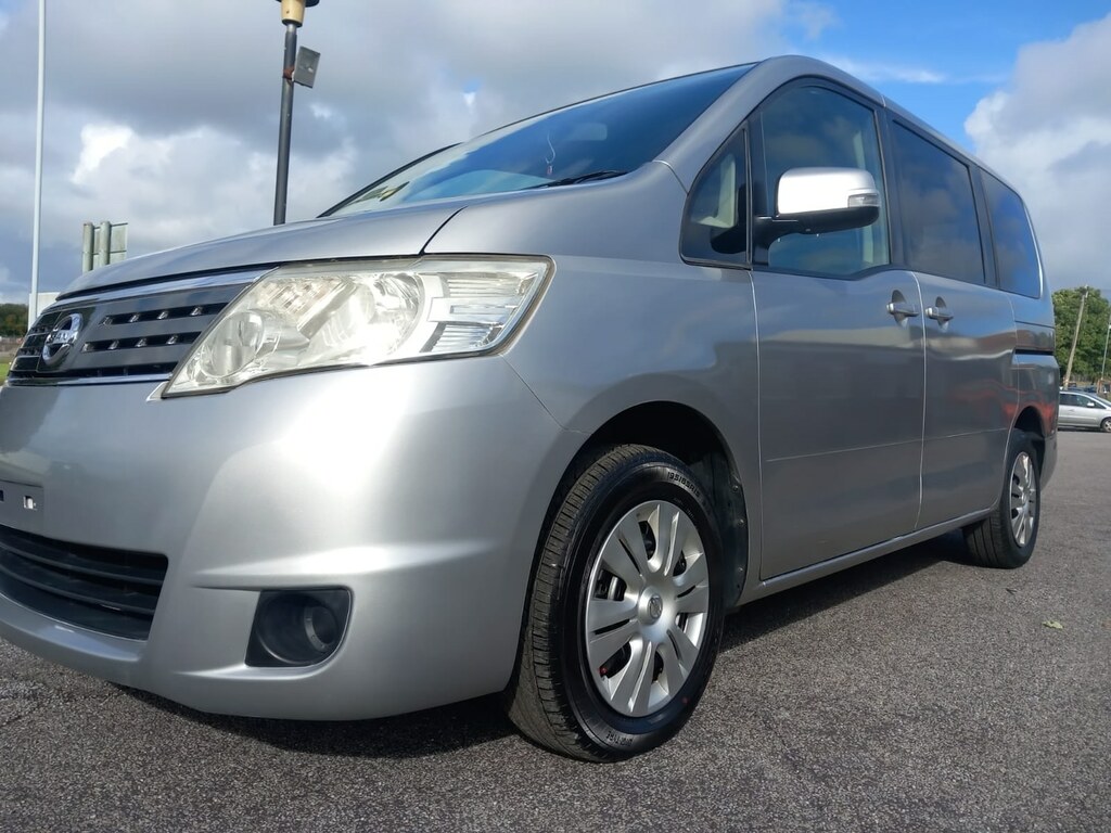 Nissan Serena 2.0 Silver