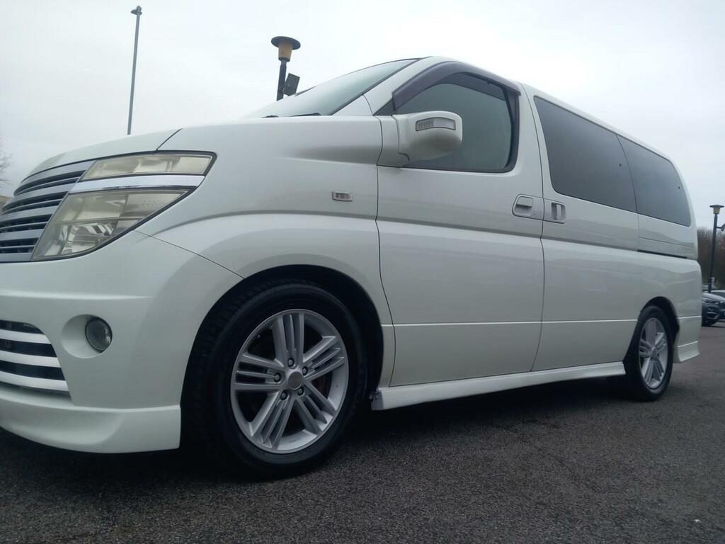 Nissan Elgrand 3.5 4X4 With Rock And Roll Bed CT52CCU White #6