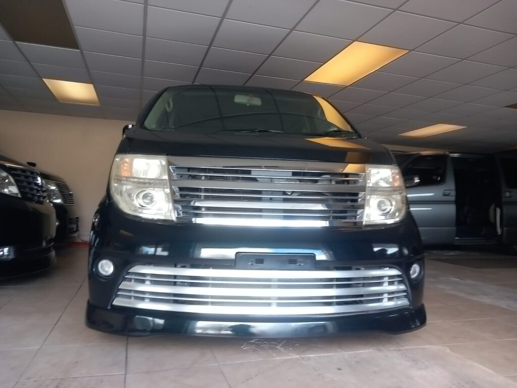 Nissan Elgrand 3.5 4X4 Only 29000 Miles Four Wheel Drive Opt Black