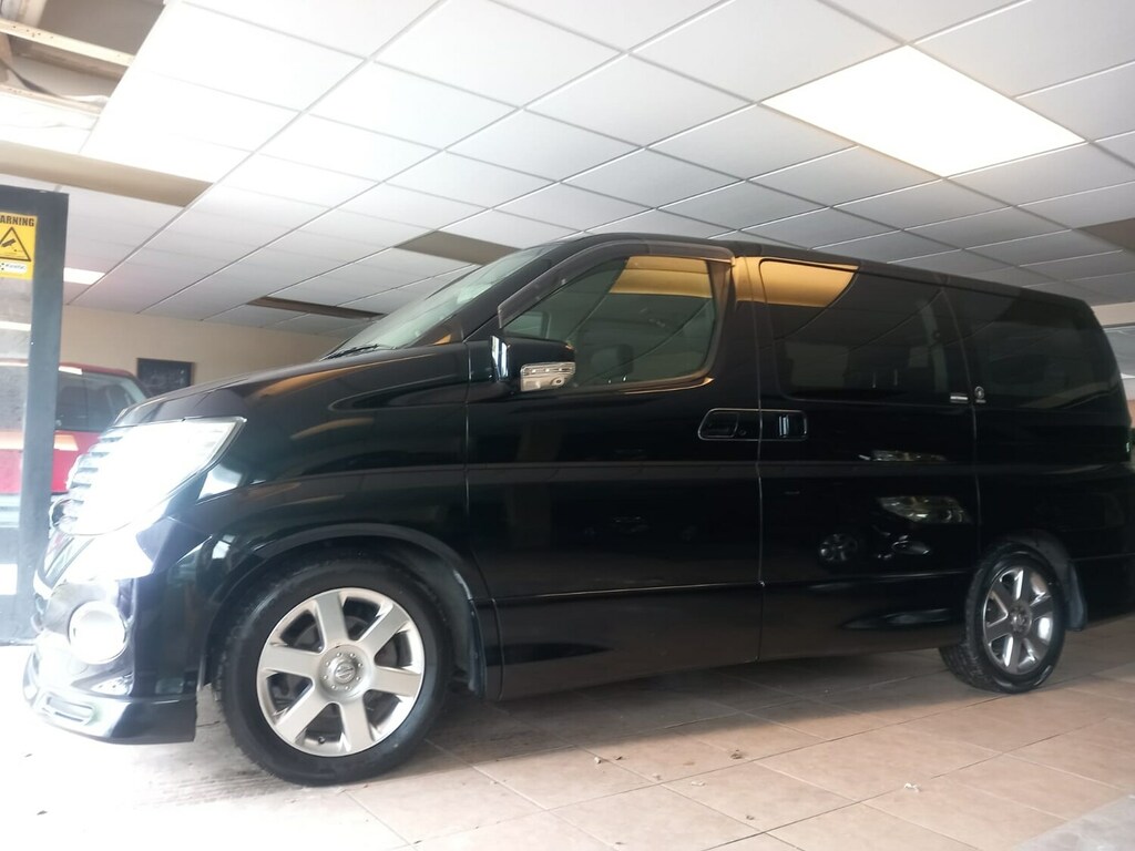 Nissan Elgrand 2.5 Only 49,000 Miles Black #4