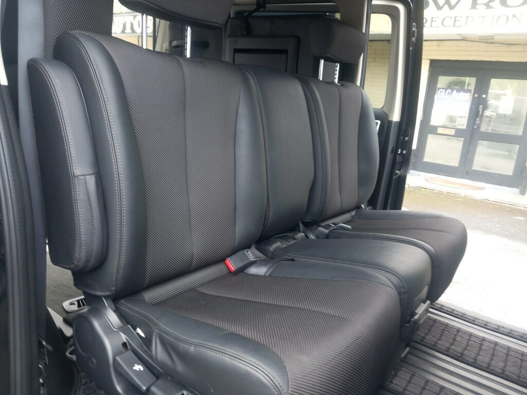 Nissan Elgrand E51 Auto White #15