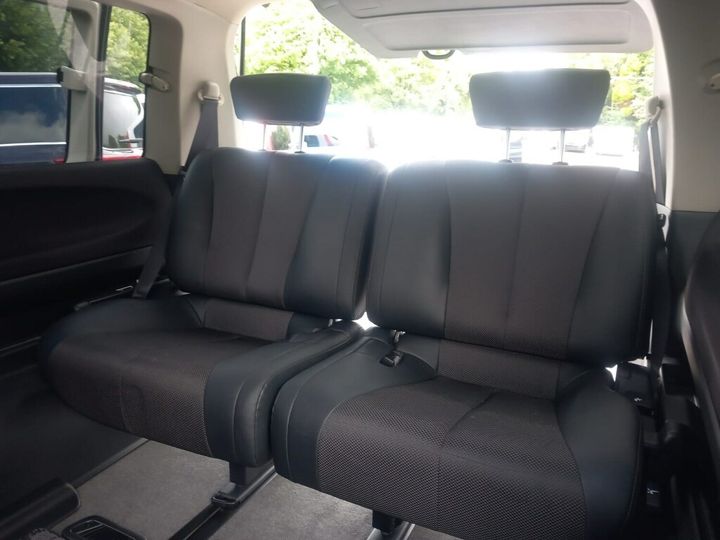 Nissan Elgrand E51 Auto White #10