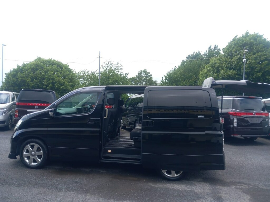 Nissan Elgrand 2.5 Only 49,000 Miles Black #6