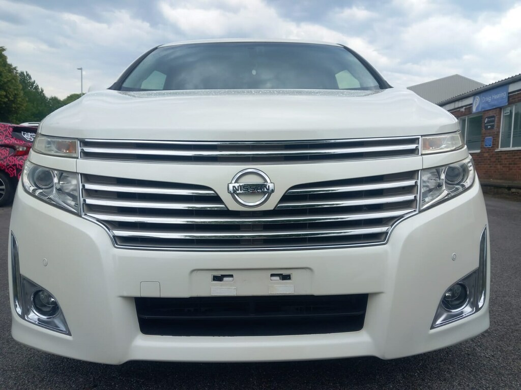 Nissan Elgrand E52 2.5 White #2