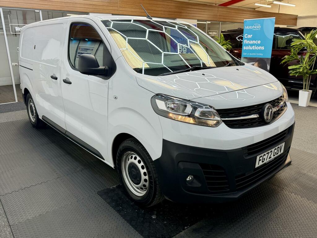 Vauxhall Vivaro Dynamic White #3