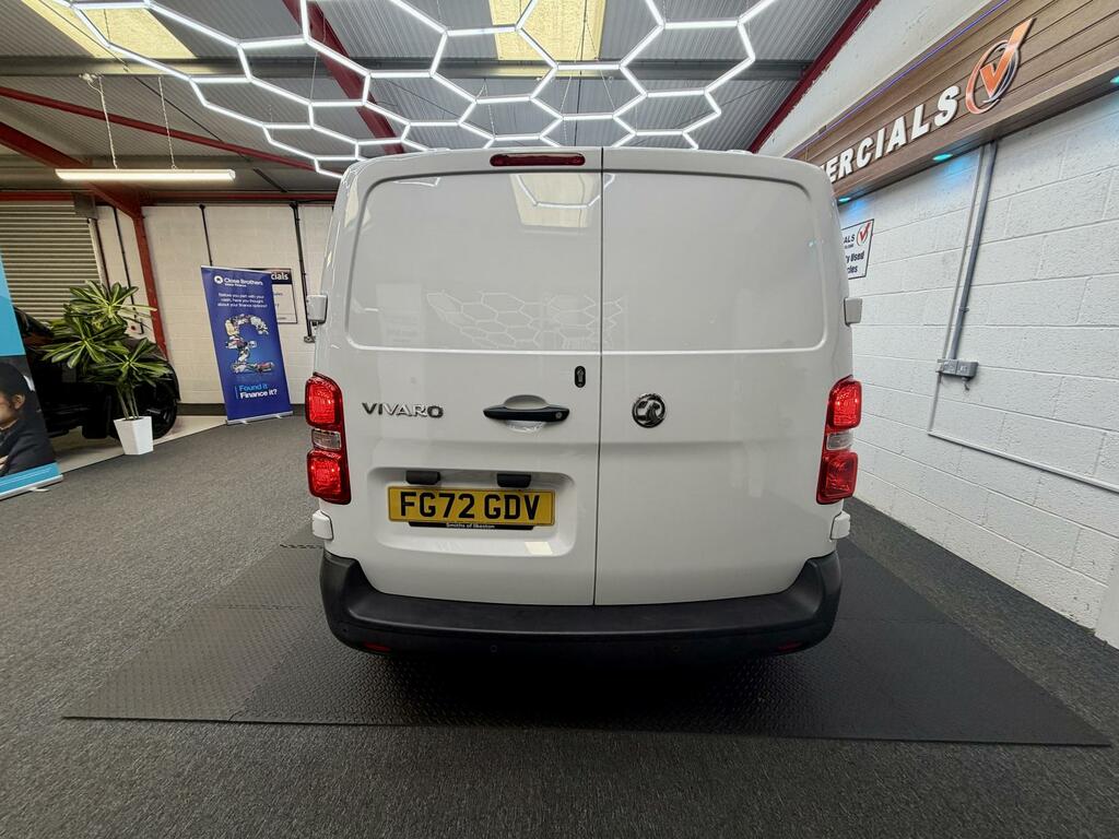 Vauxhall Vivaro Dynamic White #4