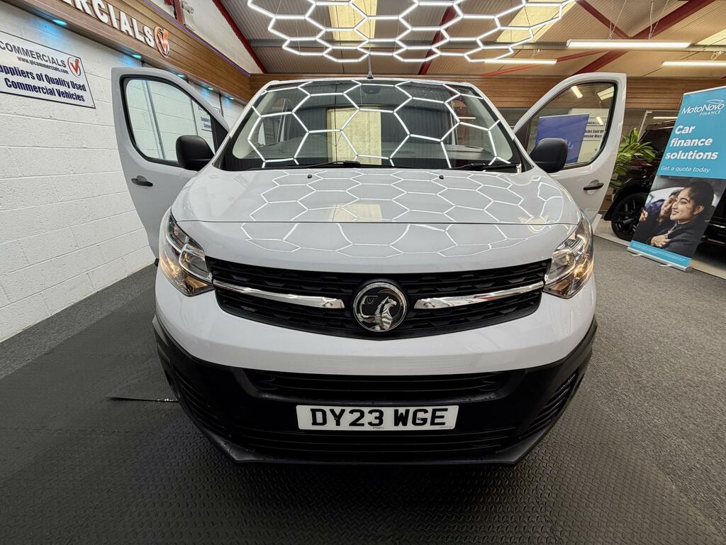 Vauxhall Vivaro Prime DY23WGE White #3