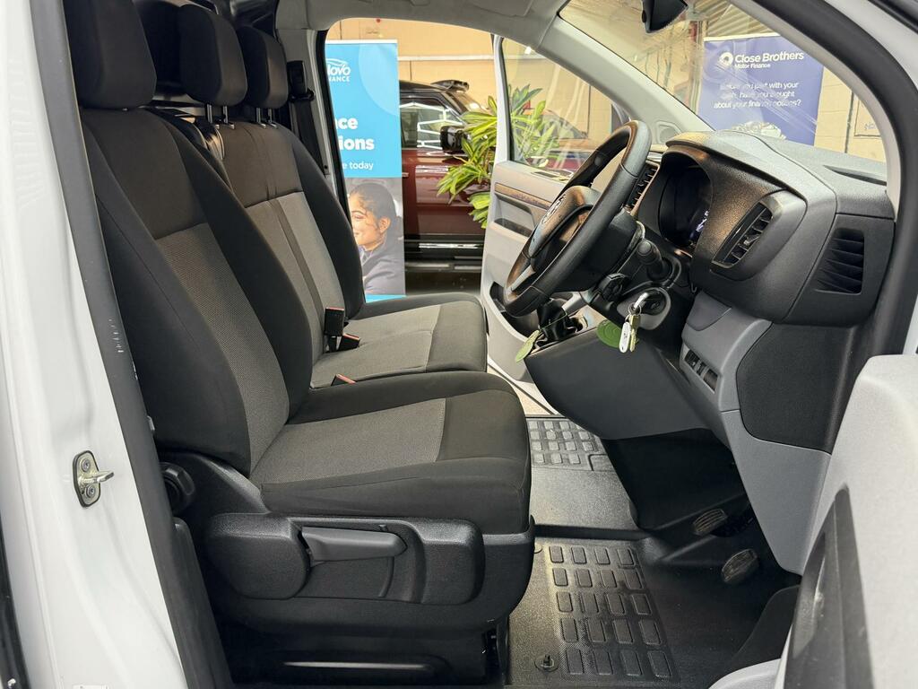 Vauxhall Vivaro 1.5 Turbo D 2900 Dynamic Panel Van 6Dr Manu DY72OHJ White #5
