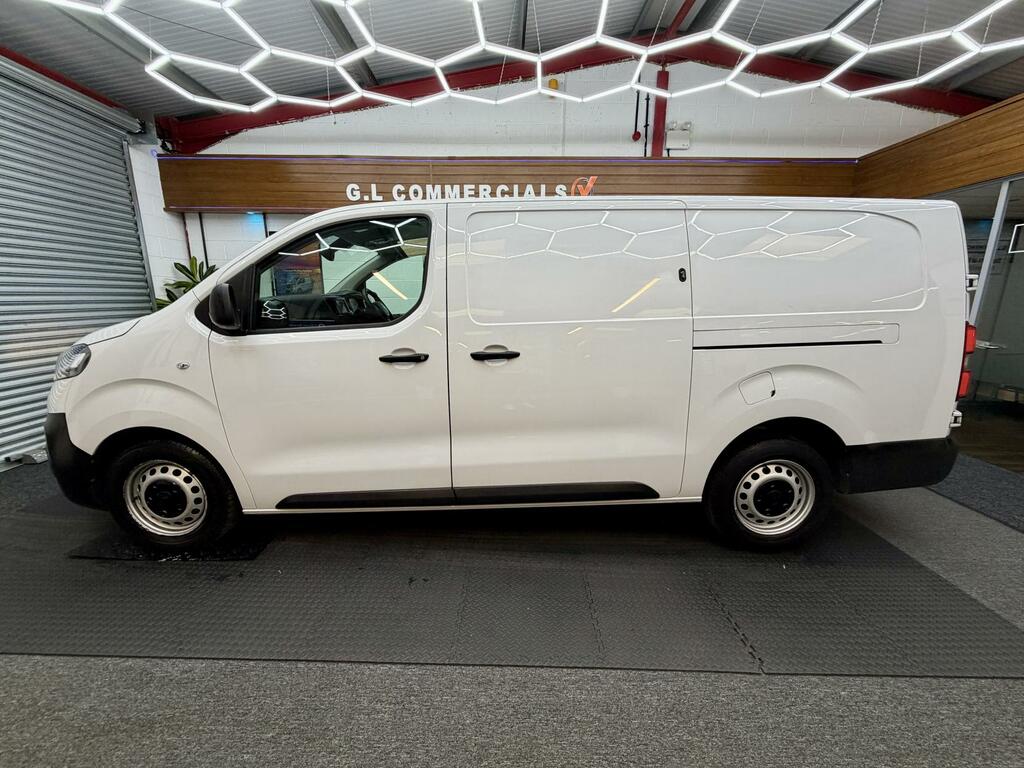 Vauxhall Vivaro 1.5 Turbo D 2900 Dynamic Panel Van 6Dr Manu White #2
