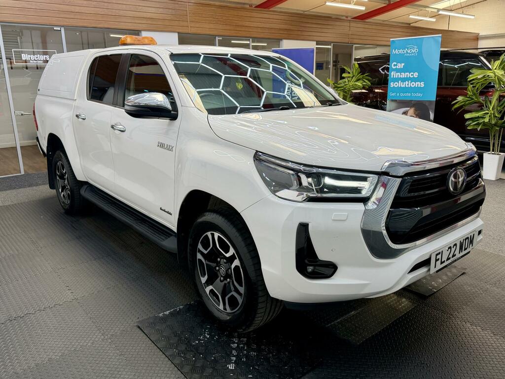 Toyota HILUX 2.4 Invincible Pickup 2020 - White #4