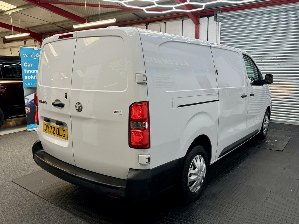 Vauxhall Vivaro Dynamic White #4