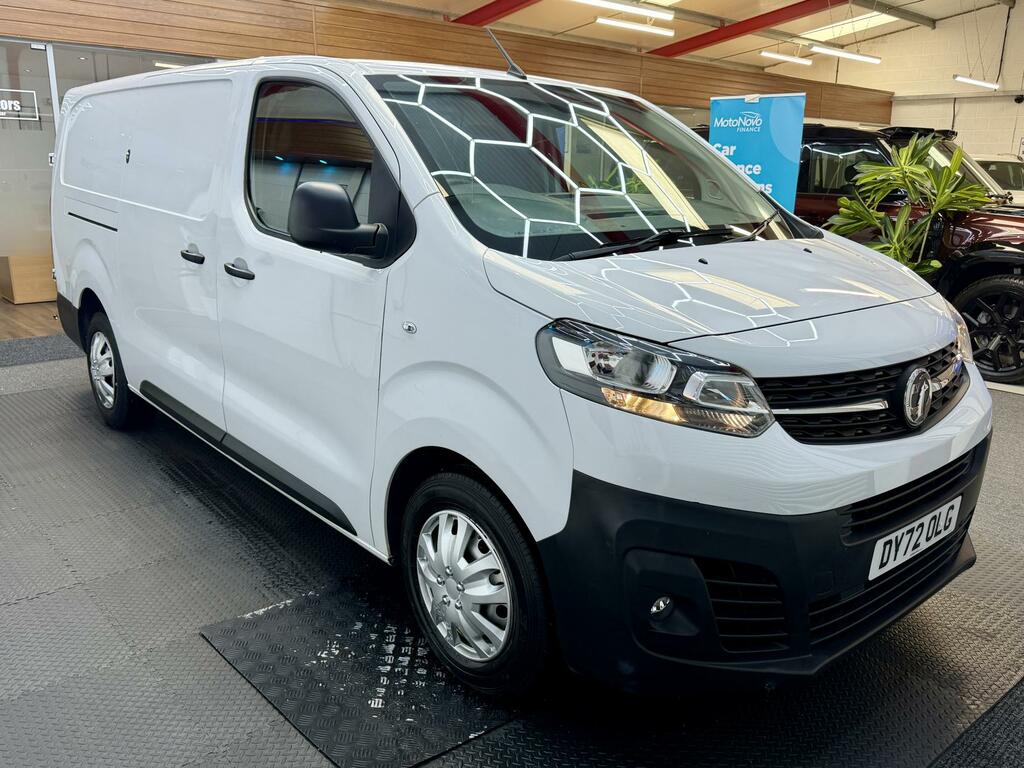 Vauxhall Vivaro Dynamic White #6