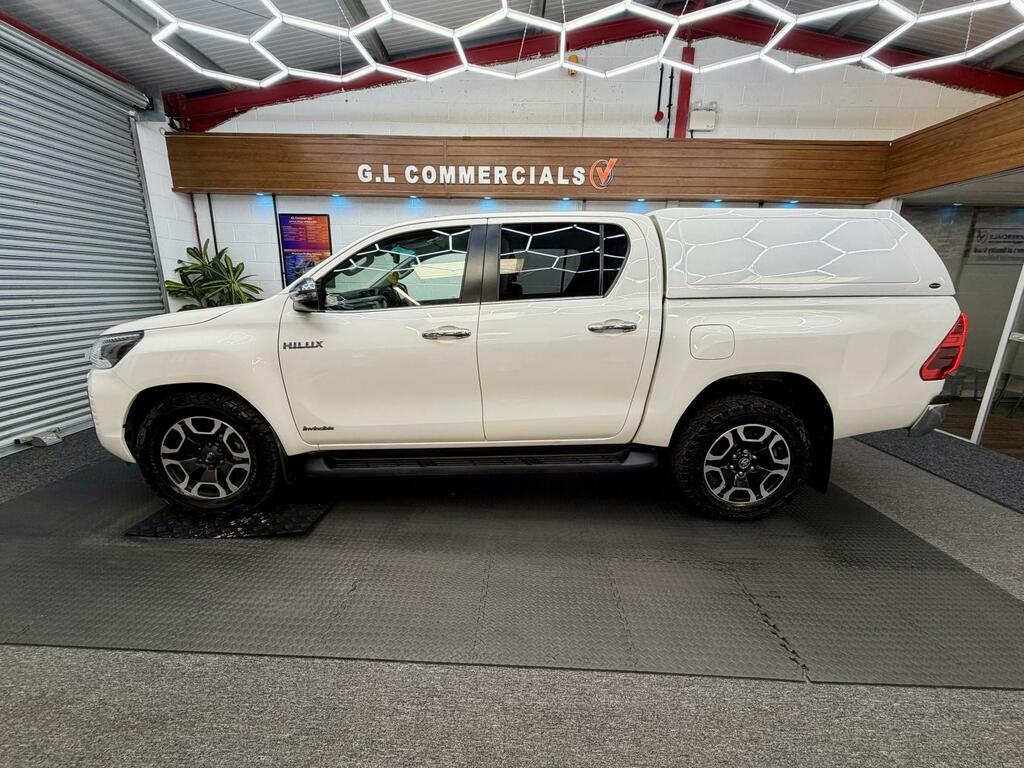 Toyota HILUX 2.4 D-4d Invincible Pickup Double Cab M White #2