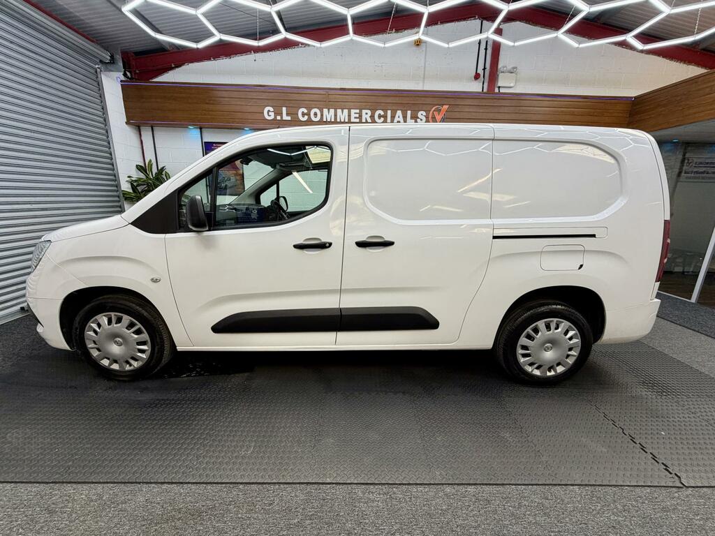 Vauxhall Combo Sportive White