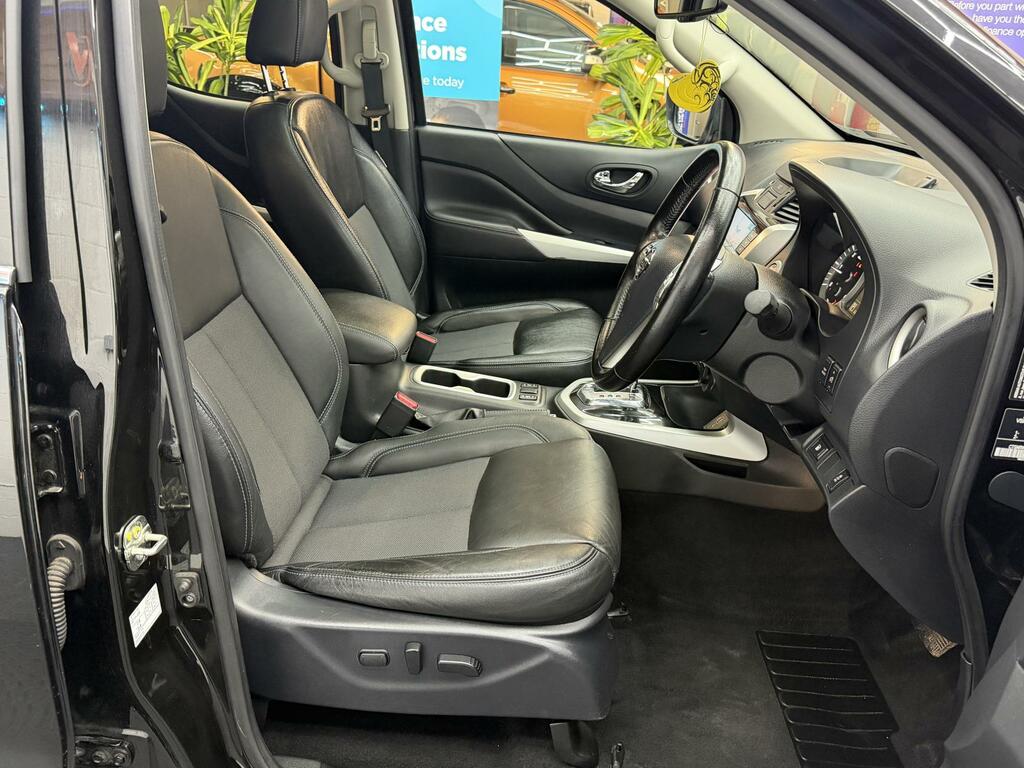 Nissan Navara N-guard Black #3