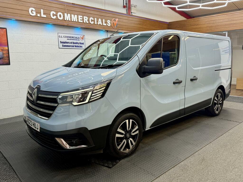Renault Trafic 2.0 Dci Blue Sl28 Sport Panel Van Manu Blue