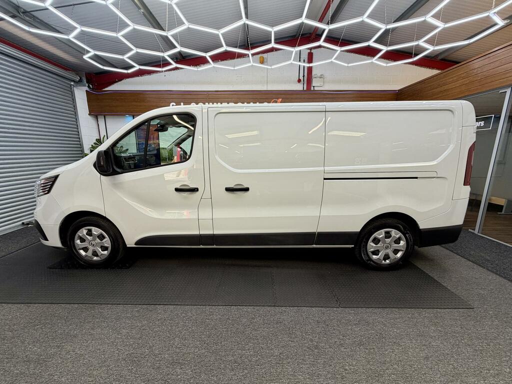 Renault Trafic Advance White