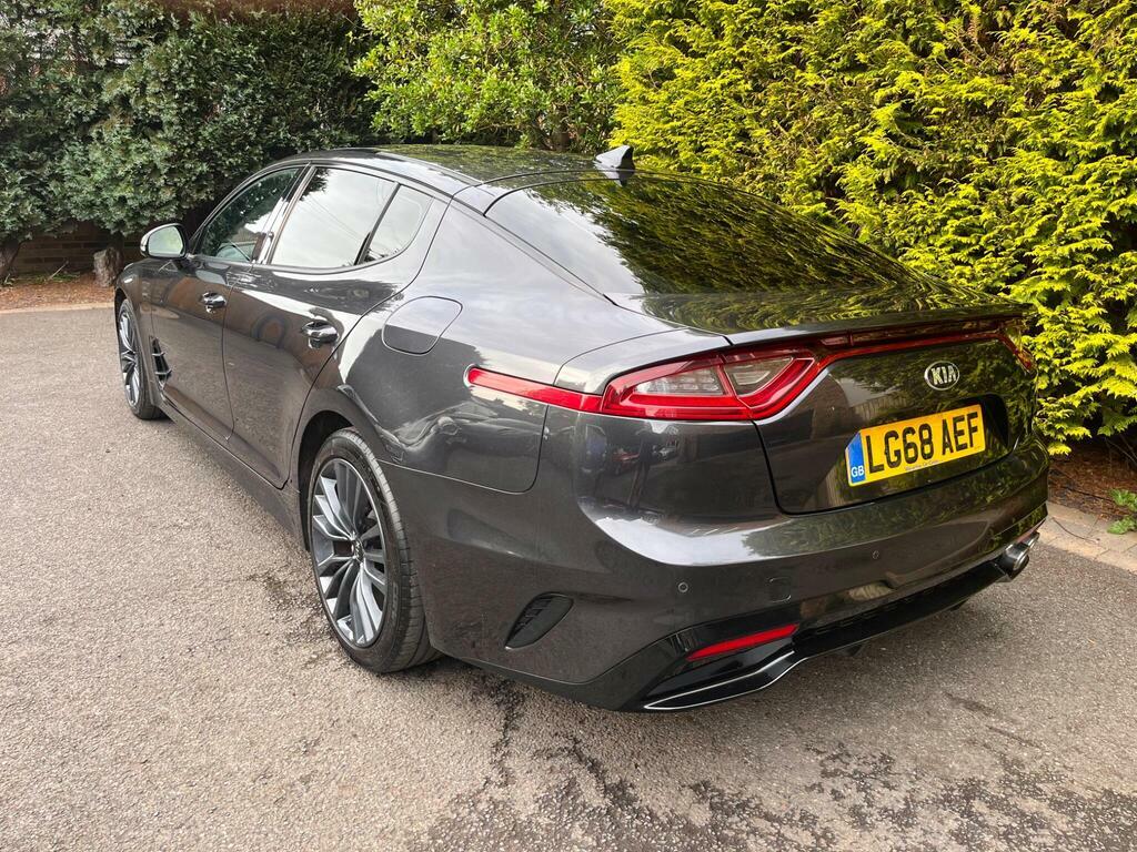 Kia Stinger Saloon Red #9
