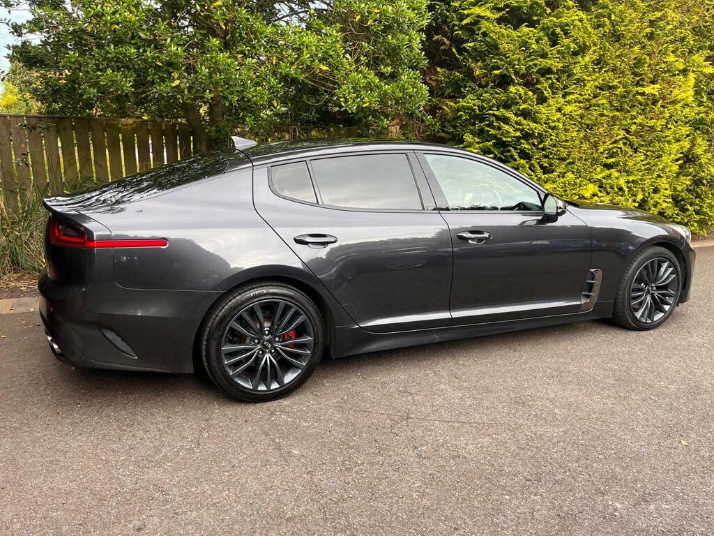 Kia Stinger Saloon Red #15