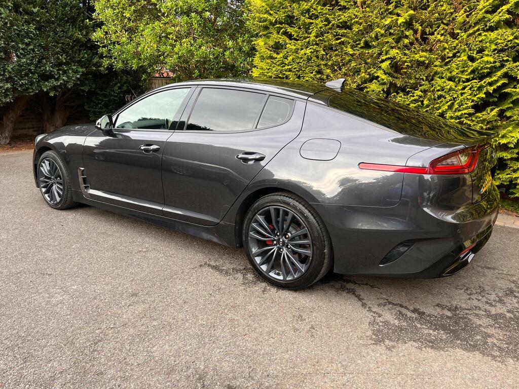 Kia Stinger Saloon Red #7