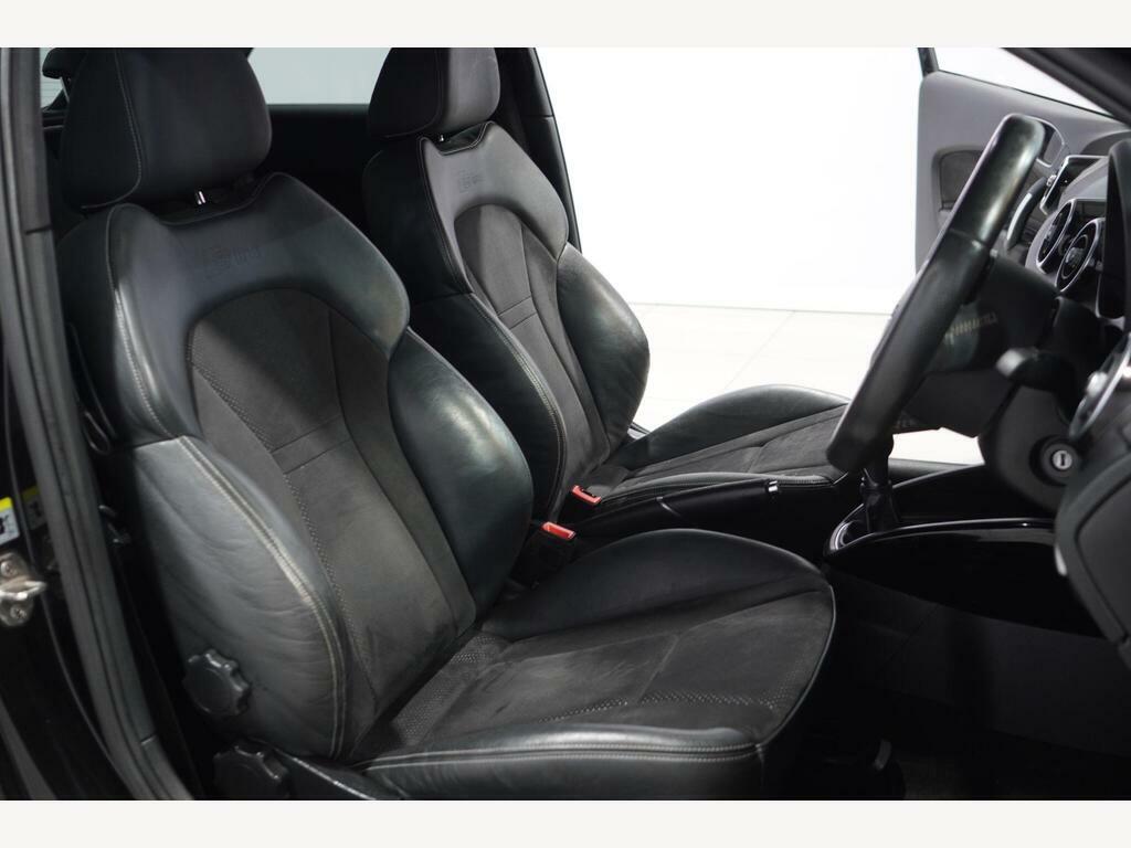 Audi A1 1.6 Tdi Black Edition Black #6