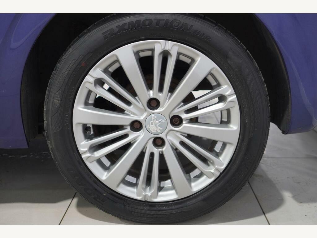 Peugeot 208 1.2 Active Silver #29