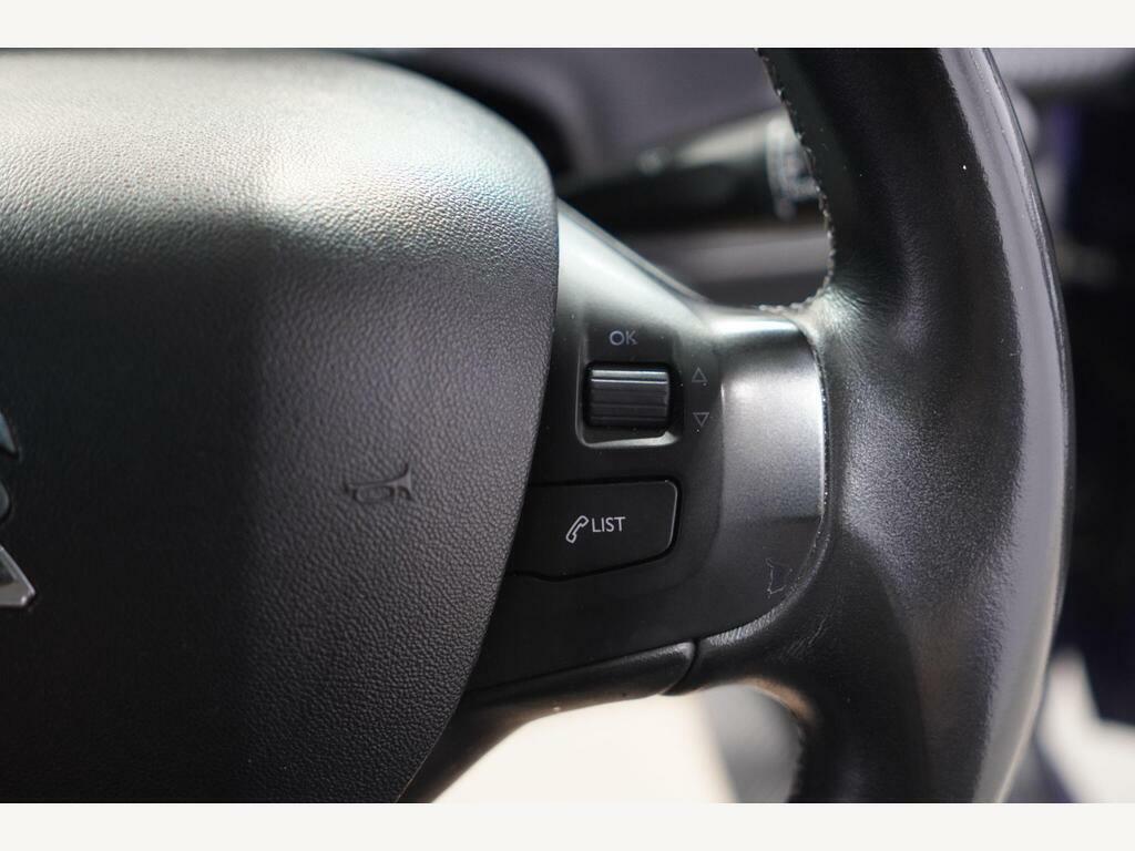 Peugeot 208 1.2 Active Silver #19