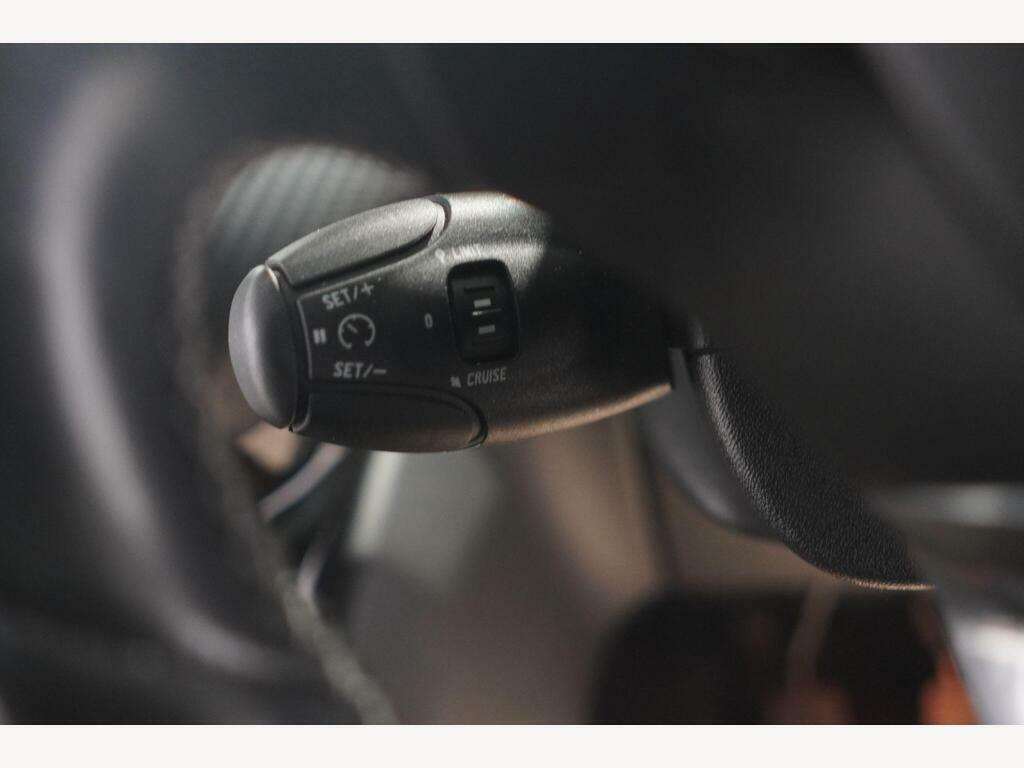 Peugeot 208 1.2 Active Silver #21