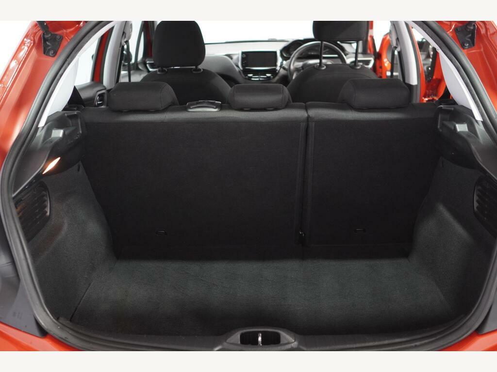 Peugeot 208 Puretech Active White #10