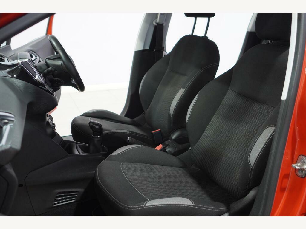 Peugeot 208 Puretech Active White #8