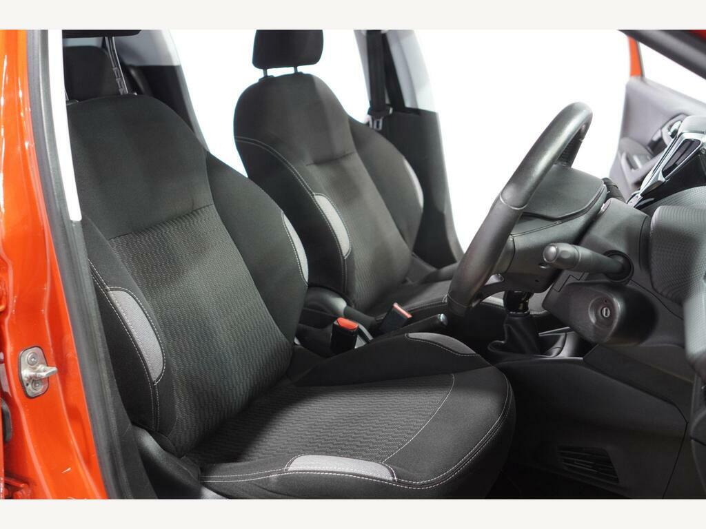 Peugeot 208 Puretech Active White #7