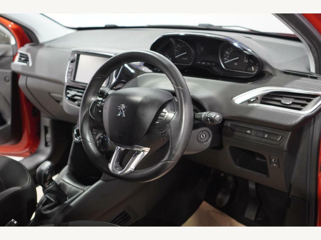 Peugeot 208 Puretech Active White #11