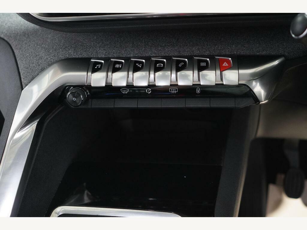 Peugeot 3008 1.2 Puretech Active Red #19
