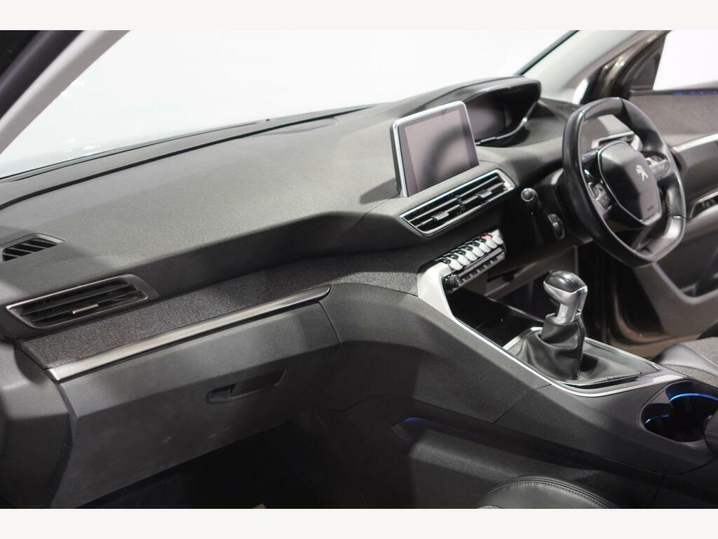 Peugeot 3008 1.2 Puretech Active Red #14
