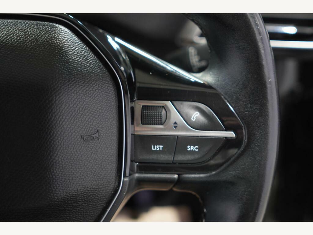 Peugeot 3008 1.2 Puretech Active Red #17