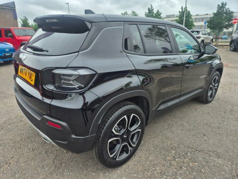 Jeep Avenger Summit Black #5