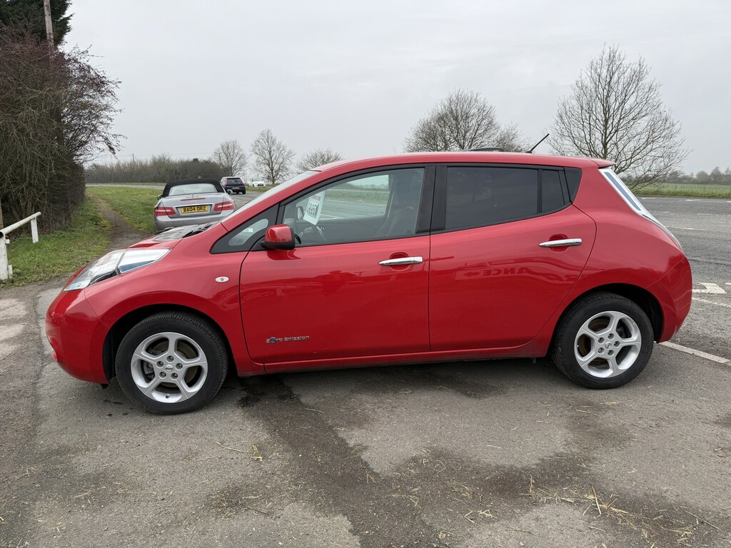 Nissan Leaf Hatchback 24Kwh Visia 2014 Red #5