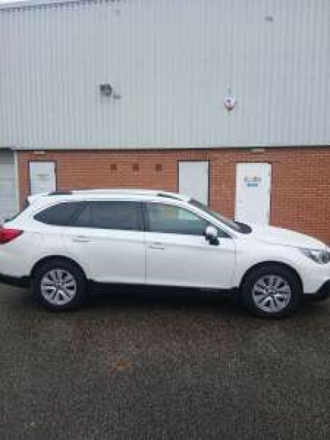 Subaru Outback Estate 2.0 D Se 2015 White