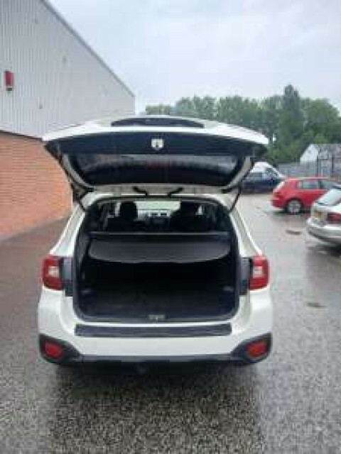 Subaru Outback Estate 2.0 D Se 2015 White #5