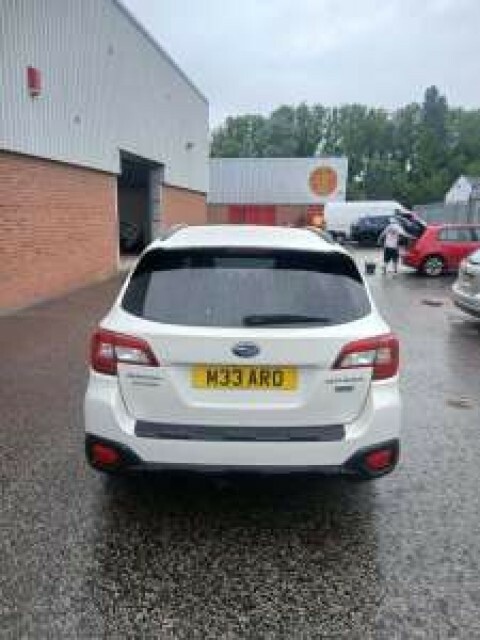 Subaru Outback Estate 2.0 D Se 2015 White #3