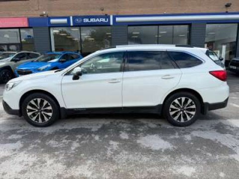 Subaru Outback Estate 2.0 D Se Premium 2017 White #3