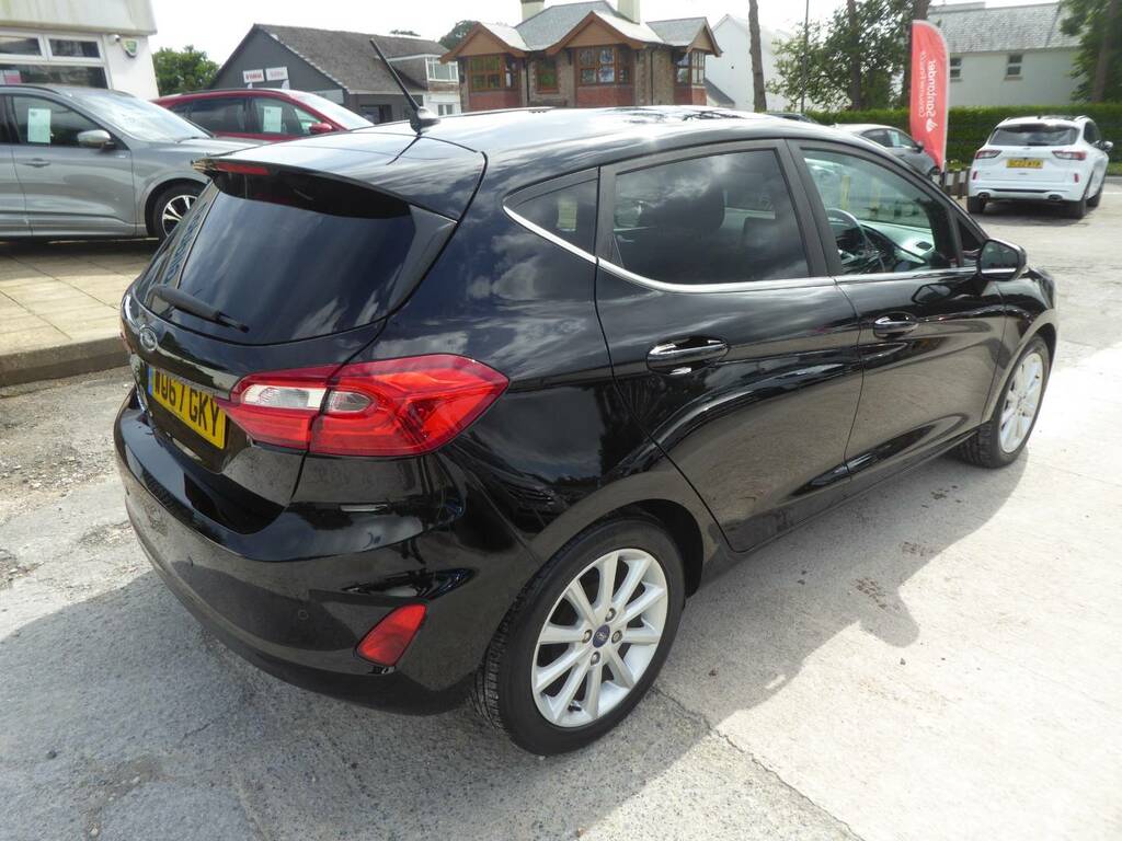Ford Fiesta 1.0 Ecoboost Titanium Navigation 100 Ps Black
