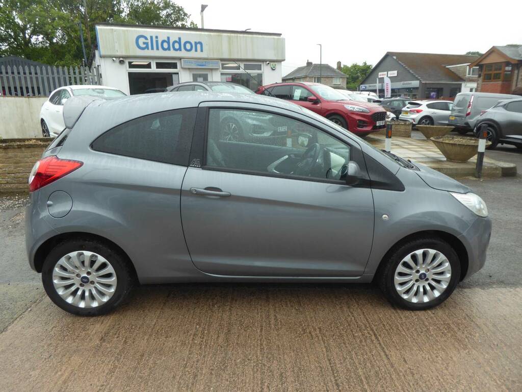 Ford KA 1.2 Zetec 69 Ps 35 Road Tax 2 Owners From New Ver Grey #3