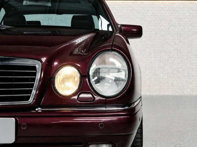 Mercedes-Benz E Class E240 Elegance Silver #12