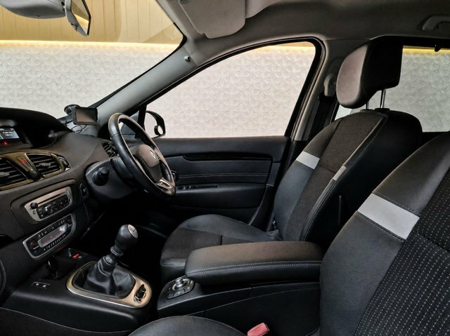 Renault Scenic 1.5 Dci Energy Dynamique Tomtom Mpv Man Black #17